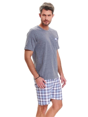 Короткая мужская пижама с клетчатыми шортами